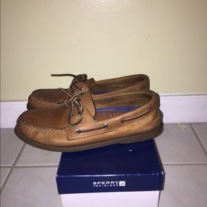 Tan sperrys